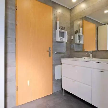 Flat Moderno 8 Mnt Aeroporto דירה *